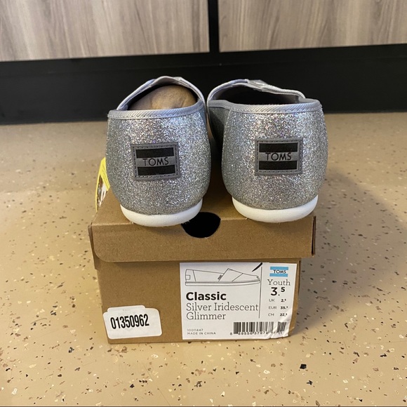 NEW TOMS Classic Slip on Sparkly Silver Iridescent - Picture 4 of 8